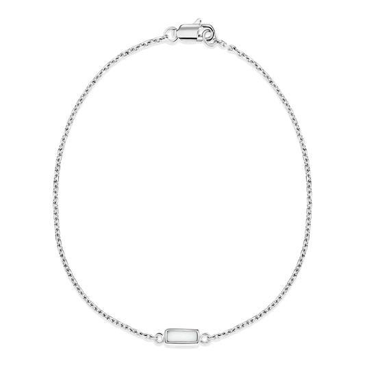 Armband van 925 zilver met een delicate schakelstructuur en een rechthoekig vlak voor het verwerken van moedermelk.