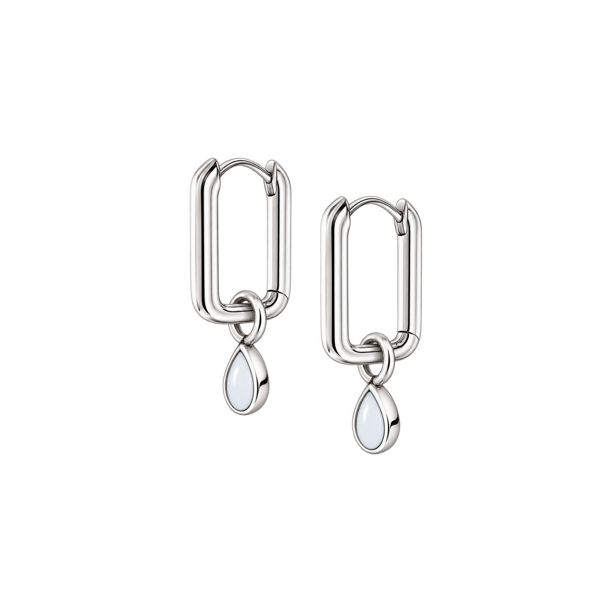 Oorstekers van 925 zilver met een moderne, rechte vorm en een druppelvormige hanger van moedermelkhars.
