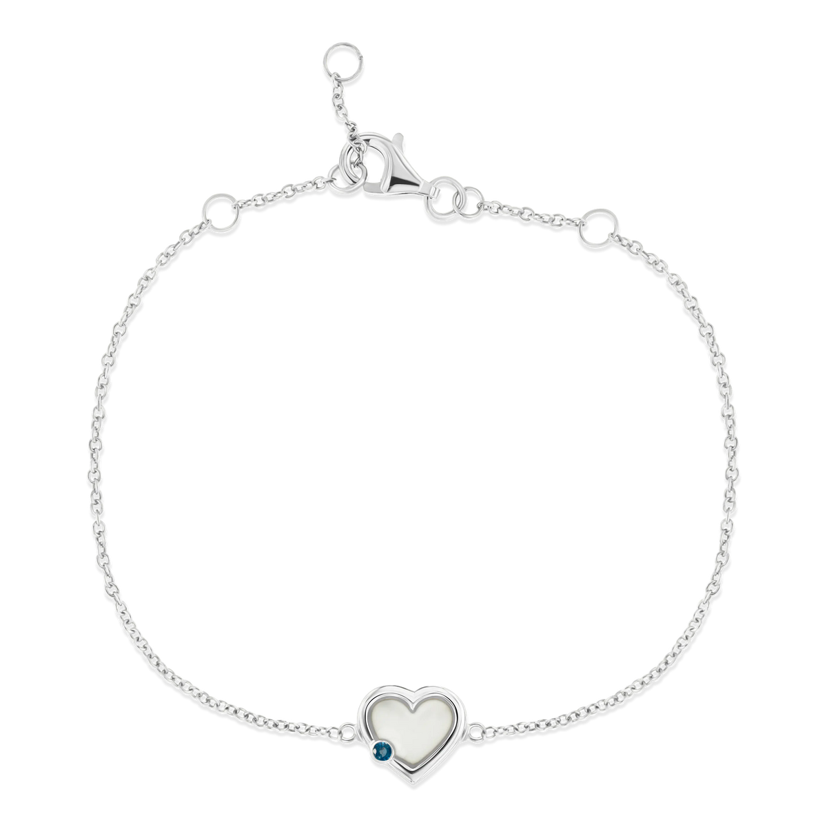 Armband van 925 zilver met een hartvormige hanger en een kleine geboortesteen in de kleur blauw.