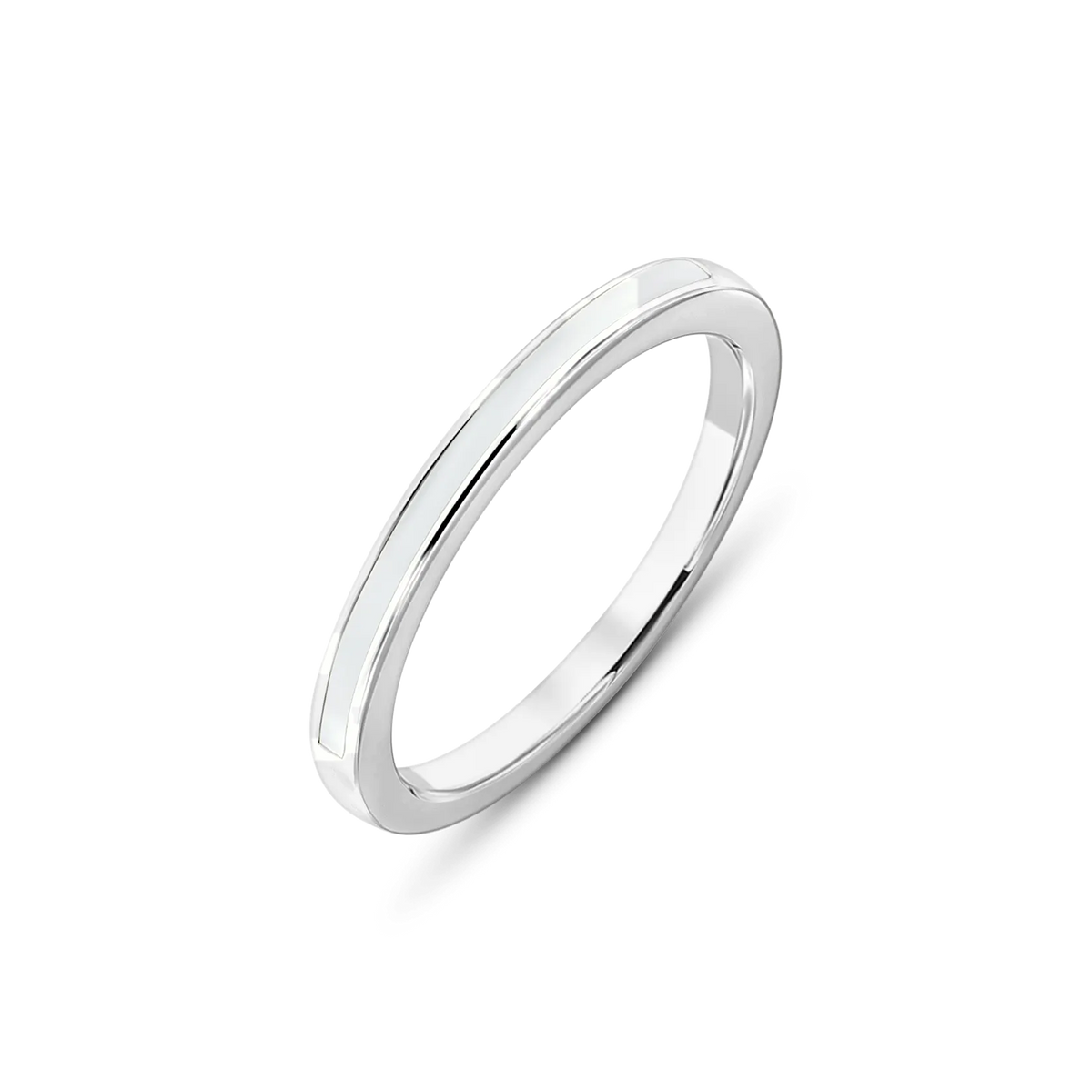 Eenvoudige ring van 925 zilver met een gladde, ronde vorm en een subtiele glans.
