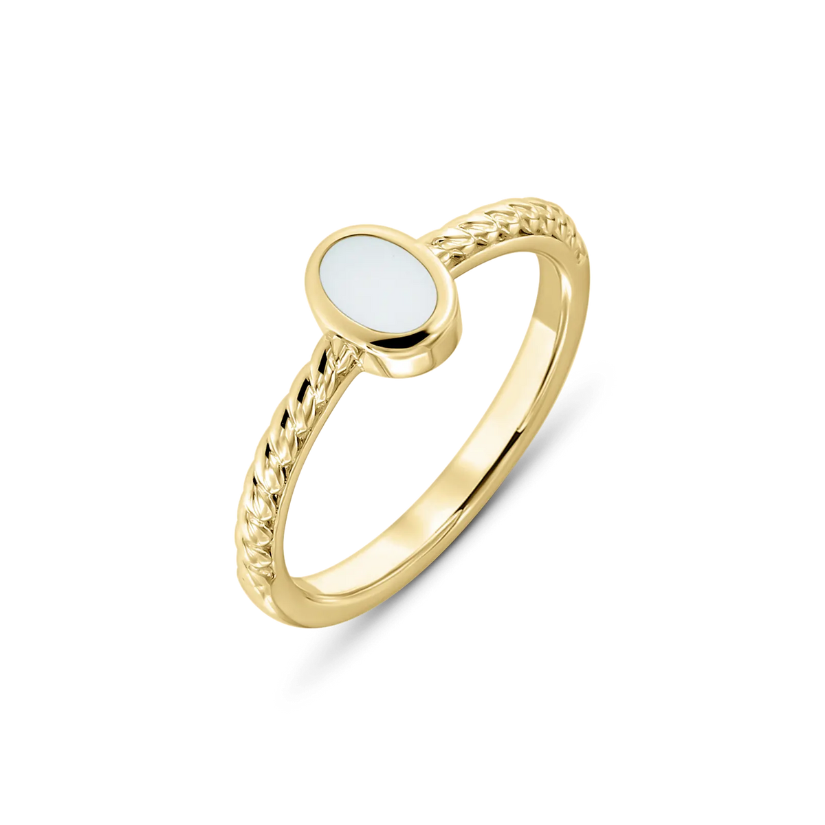 Massief geelgouden ring met een ovale moedermelkhars steen en een gevlochten band.