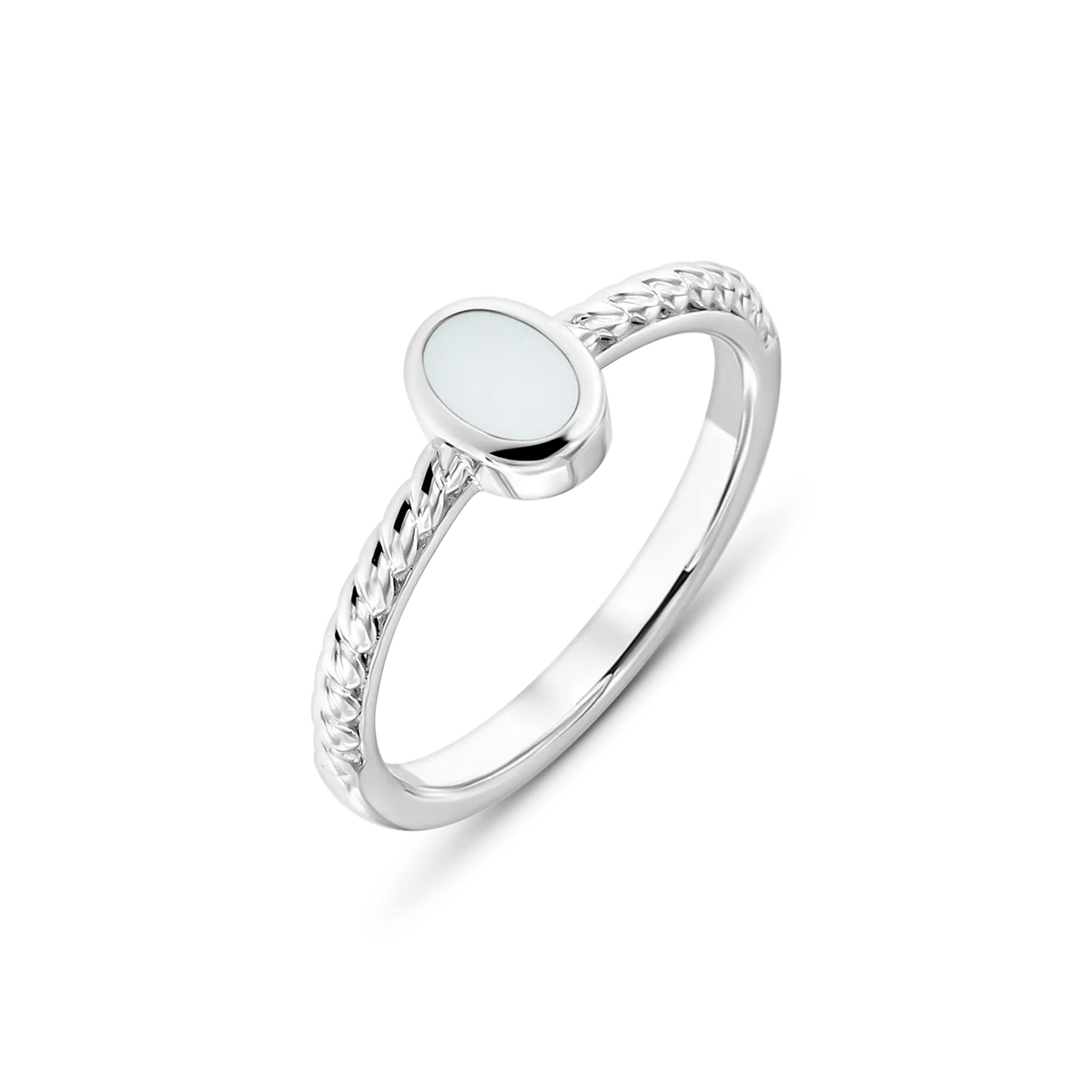 Massief witgouden ring met een ovale moedermelkhars inleg en een gevlochten band.