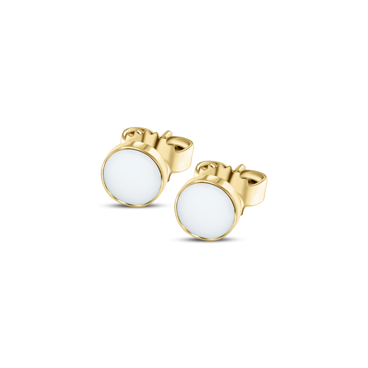 Massief geelgouden oorstekers met een ronde, witte moedermelkharssteen en een eenvoudige, elegante sluiting.