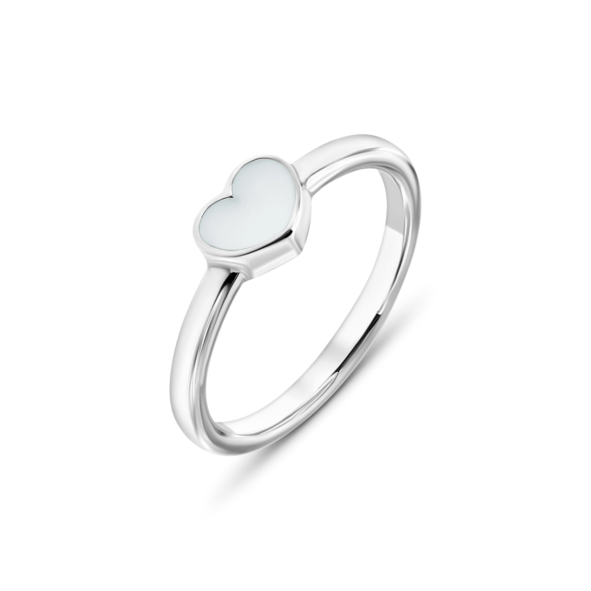 Massief witgouden ring met een hartvormige moedermelkhars inlay, elegant en eenvoudig van ontwerp.