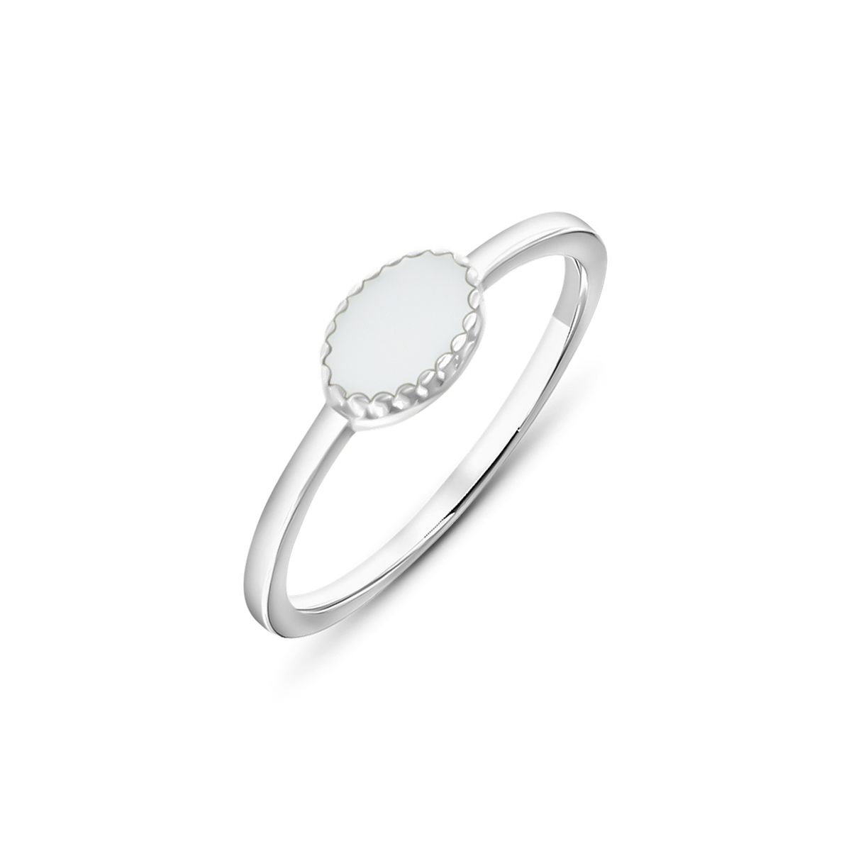 Massief witgouden ring met een ovale moedermelkhars steen, afgewerkt met een elegante, golvende rand.